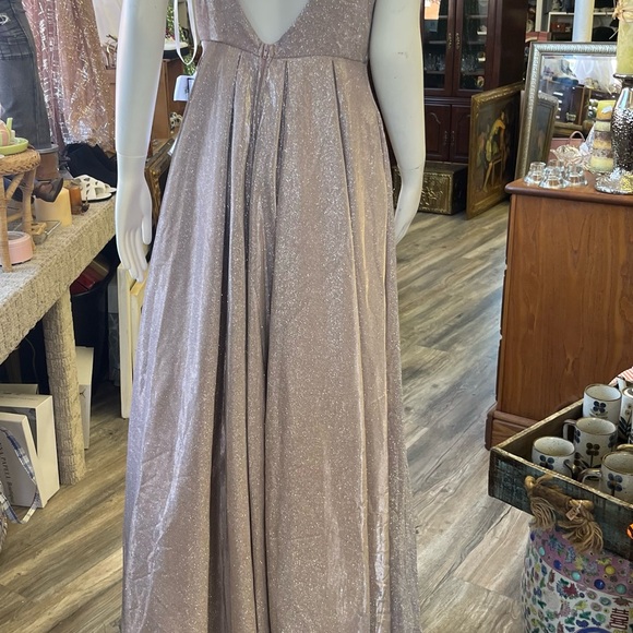 Dress - Picture 7 of 12